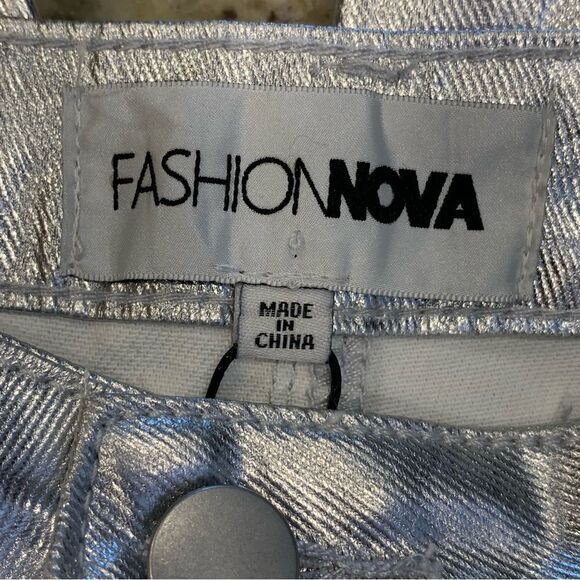 Fashion Nova Felt A Spark Metallic Straight Leg Pants Size 15 Silver - Picture 5 of 10